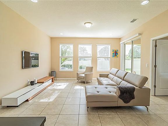 5th image of 1624 Mohegan Blvd