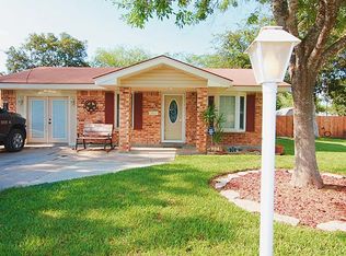 904 W Youst St, Beeville, TX 78102