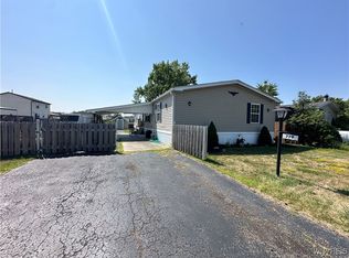 779 Fernwood Dr, Lockport, NY 14094