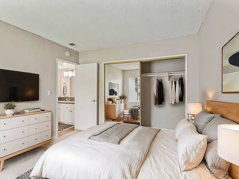 Monte Vista Apartment Homes — Photo 6