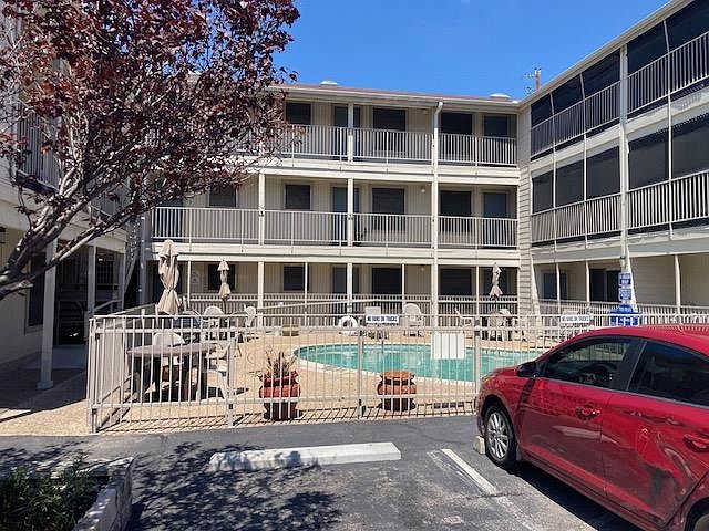 1st image of 6010 N Lamar Blvd