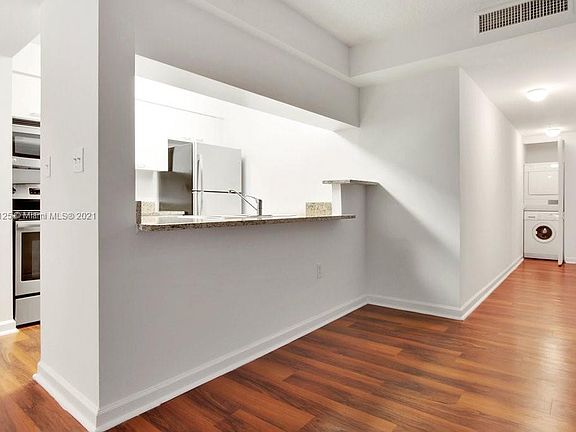 2nd image of 1751 N Bayshore Dr #12G