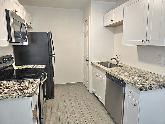 4th image of 4117 E Moreland St APT 2
