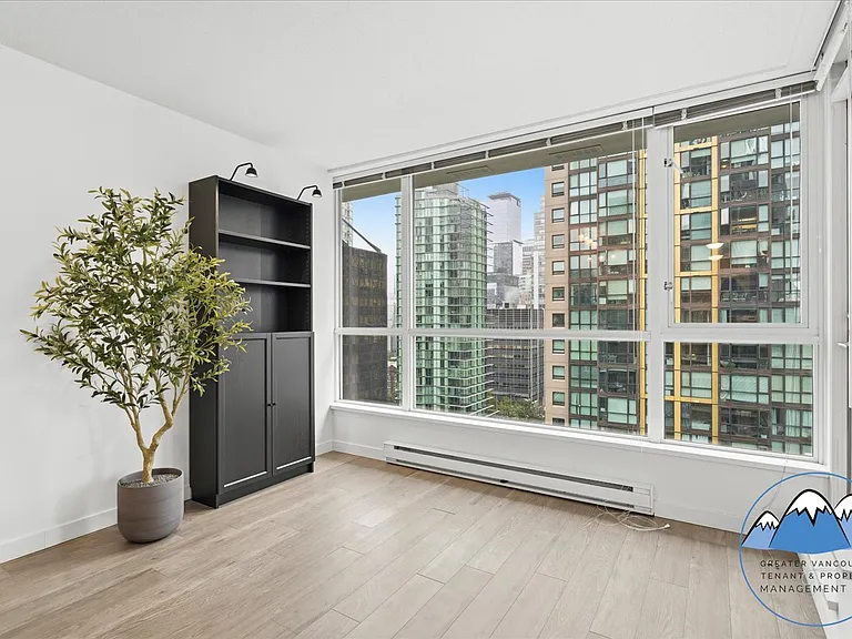 1420 Georgia St W — Photo 11
