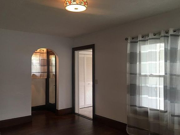 5th image of 15 Jennings Ave