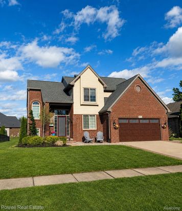 50772 Alden Dr, Macomb, MI 48044