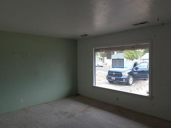 3rd image of 1201 Dakota Ave