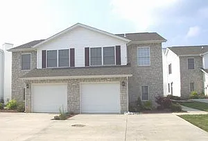 2620 E Oaklawn Ct — Photo 2