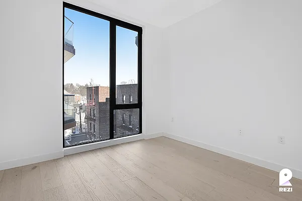 Rented by REZI | media 4