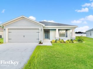 6778 Hanworth Ln, Zephyrhills, FL 33541