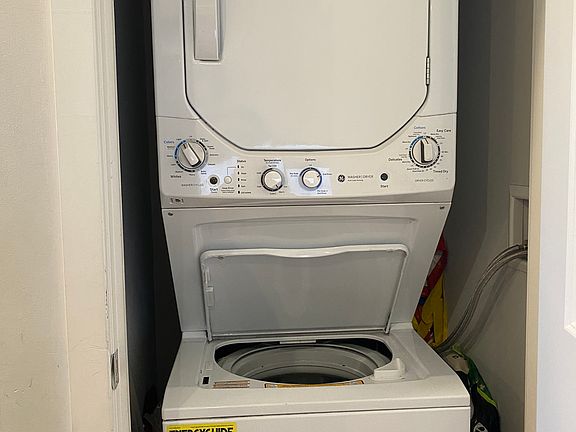 5th image of 2033 Christian St Floor 3