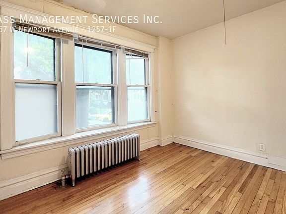 4th image of 1257 W Newport Ave #1F