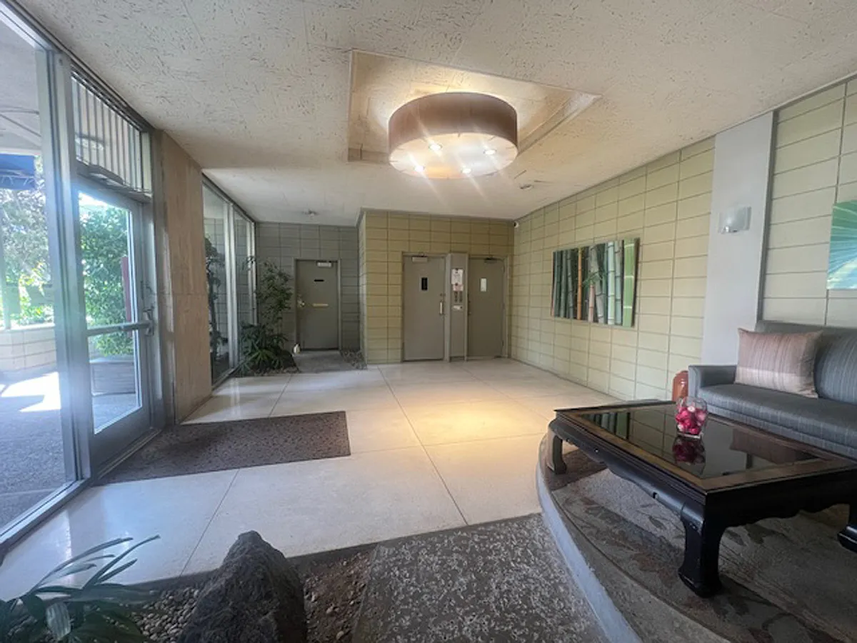 Building Photo - 811 York St #131