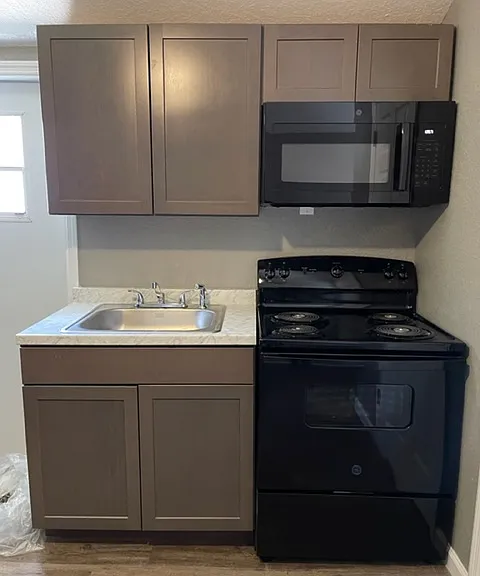 211 W Bridgers Ave #A — Photo 3