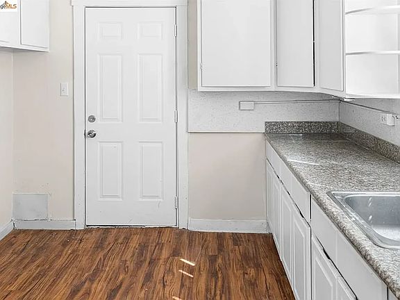 4th image of 4500 San Carlos Ave #4502