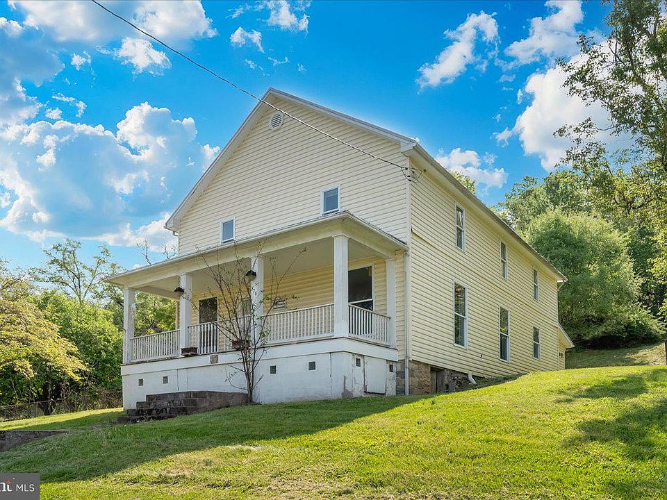 1st image of 576 Halltown Rd