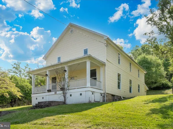 576 Halltown Rd, Harpers Ferry, WV 25425