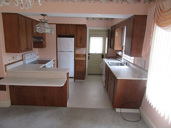 4th image of 956 Bridgman St