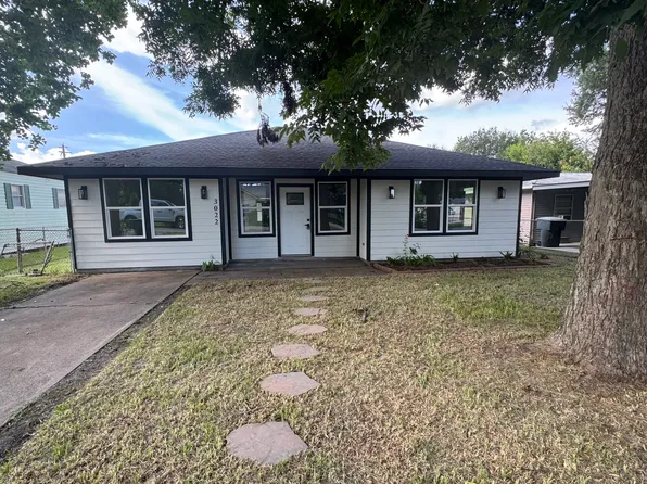 3022 South Dr, Groves, TX 77619