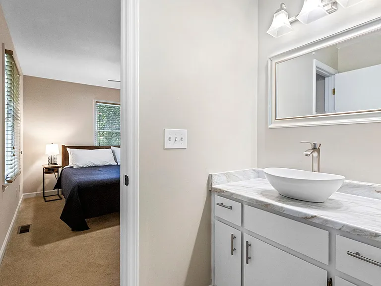 114 Fisher Dr — Photo 40