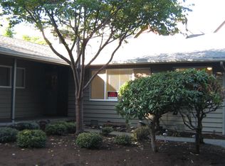 824 NW 96th St, Seattle, WA 98117