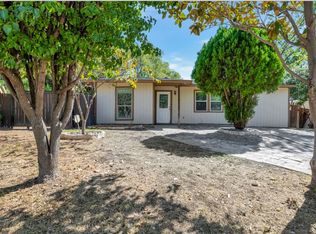 1422 Cardinal St, Arlington, TX 76010