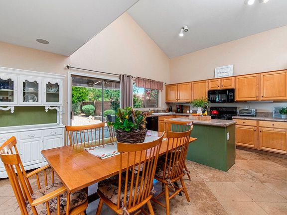 dinette into kitchen