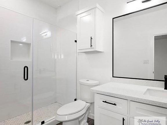 5th image of 5601 Ozark Ave #2