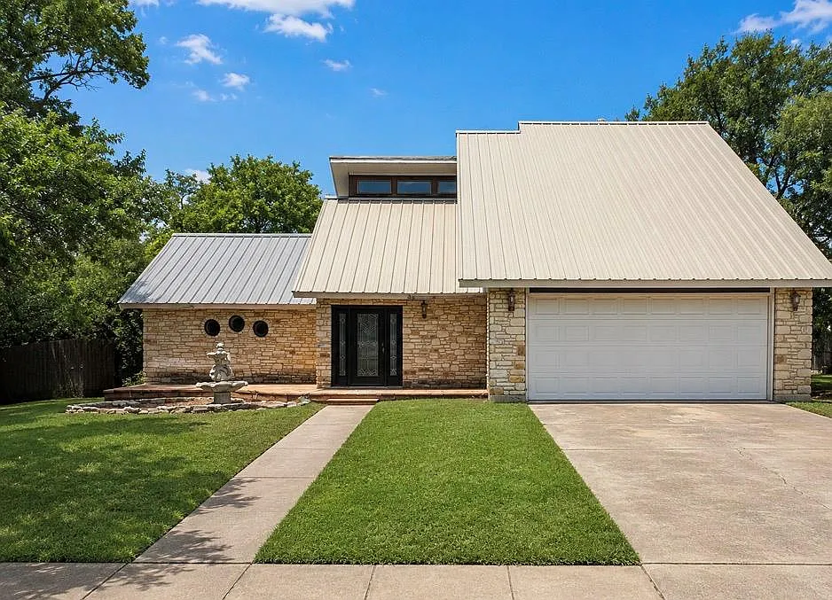 302 Meadow Creek Dr