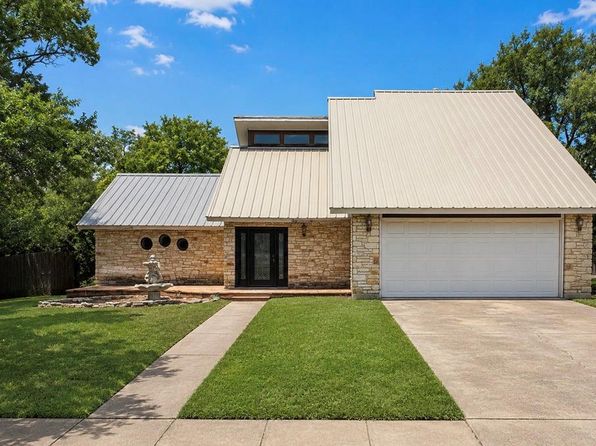 302 Meadow Creek Dr