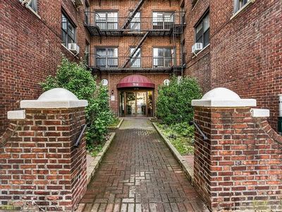 7234 Austin St APT F10, Forest Hills, NY, 11375