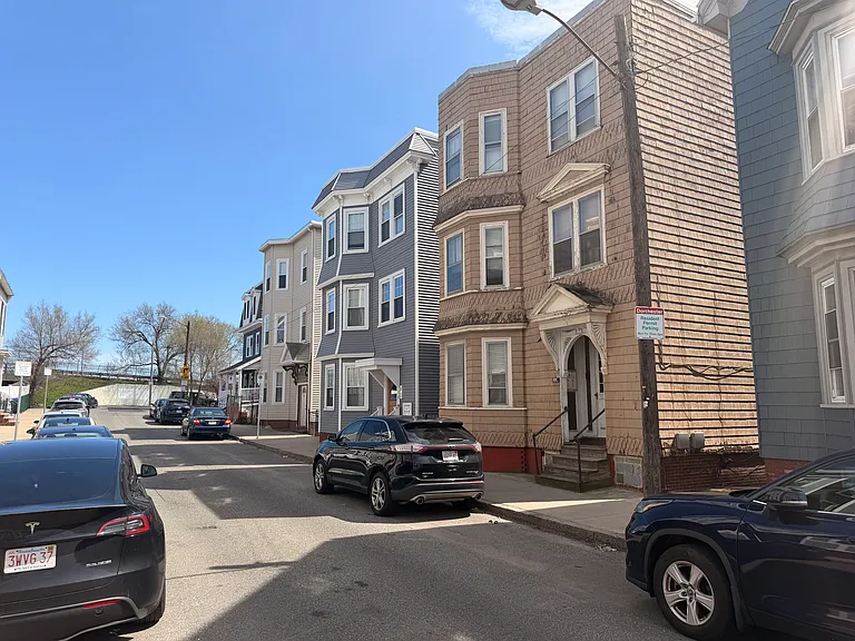 18 Washburn St #R — Photo 3