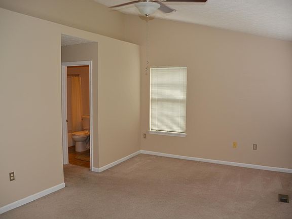 3rd image of 9910 Prince Royal Pl