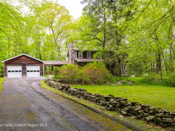 11 Buttonwood Lane, Rhinebeck, NY 12572