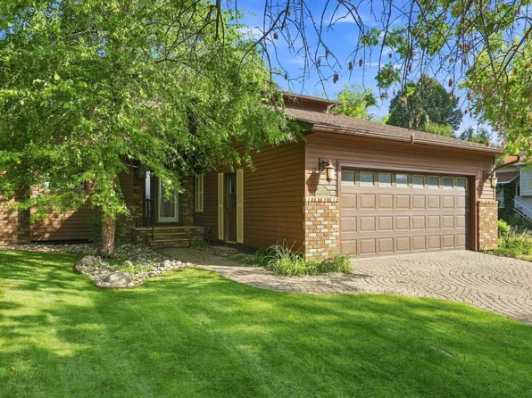 15 Fremont Dr S, Fargo, ND 58103
