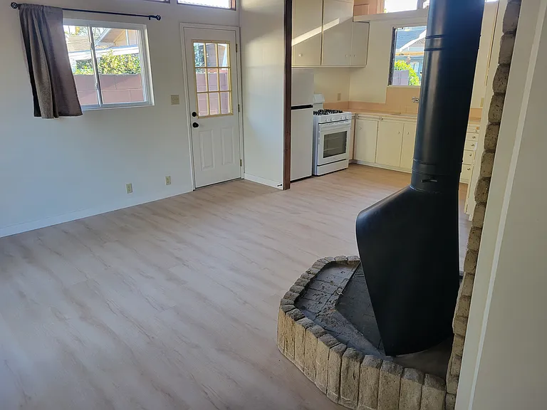 802 E Sycamore Ave #A — Photo 6