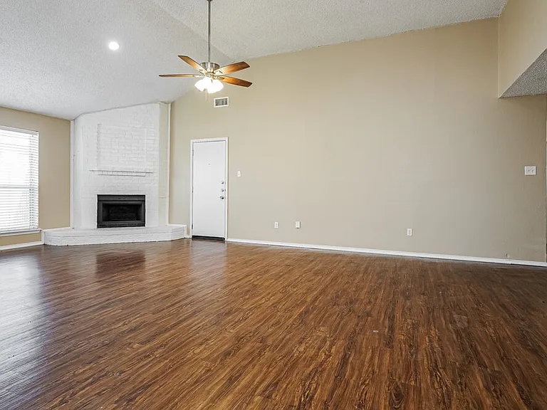 405 Lemon Dr — Photo 4