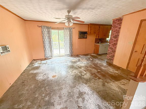 4th image of 2406 Dale St