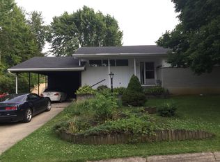 1076 Sylvan Dr, Wilmington, OH 45177