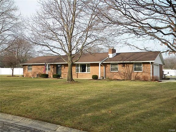3rd image of 5870 Silver Dr