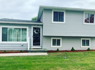 60 Autumnwood Dr, Buffalo, NY 14227