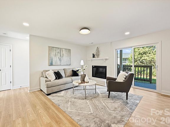 3rd image of 11141 Harrowfield Rd