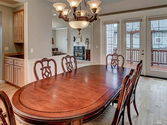 4th image of 7606 Huckleberry Way SE