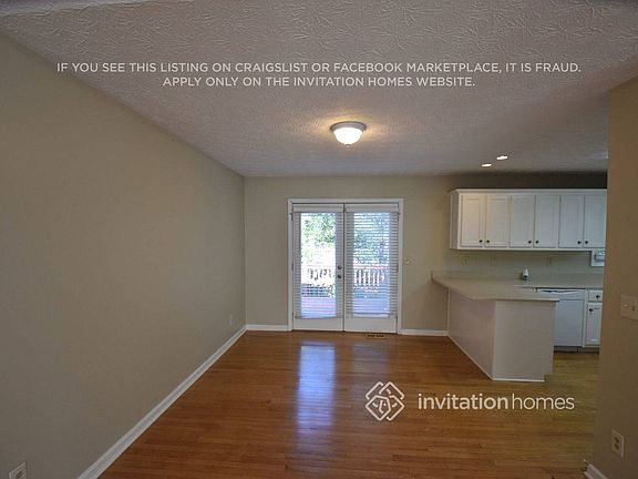 4th image of 380 Ashland Manor Dr