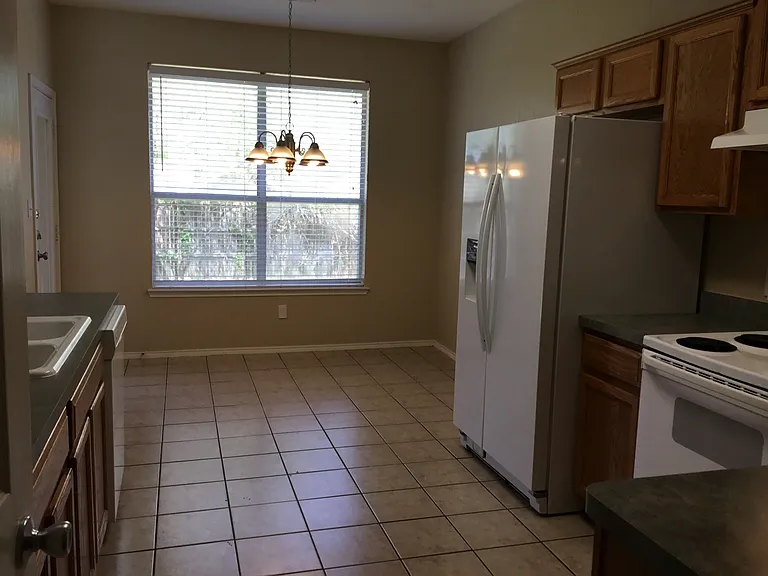 1413 Park Palisades Dr — Photo 3