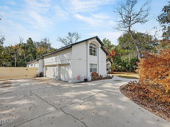 4th image of 6310 Palmas Bay Cir
