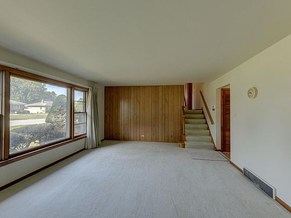 4th image of 16562 Drexel Ave