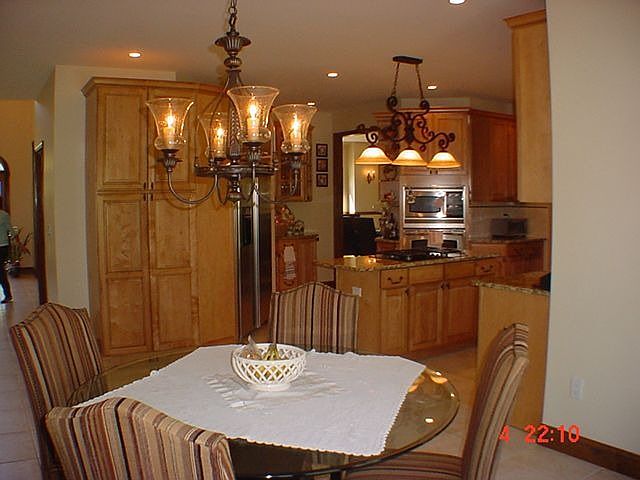 breakfast area ot kitchen