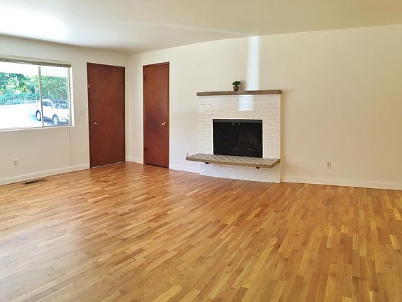 4th image of 7033 124th Ave NE