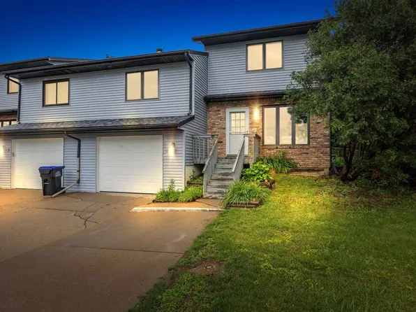 4 S Ridge Ct, Coralville, IA 52241